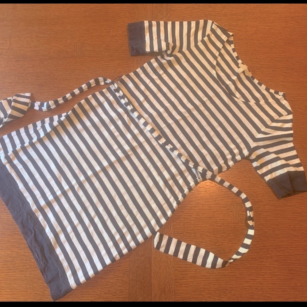 Adorable navy/white striped Banana republic dress
